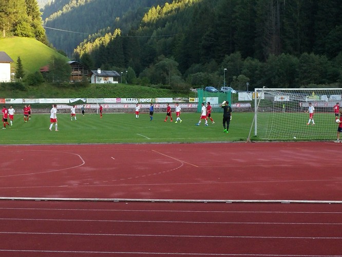 Fc Gherdëina spielt im Pokalhinspiel 1-1 gegen den ASV Klausen
