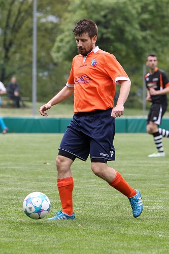 Fc Gherdeina siegt ohne Muehe  gegen die Mannschaft aus Oberau Bozen mit 4/0