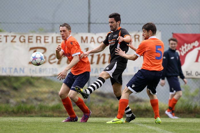 Fc Gherdeina ueberollt Barbian/ Villanders mit 8/2